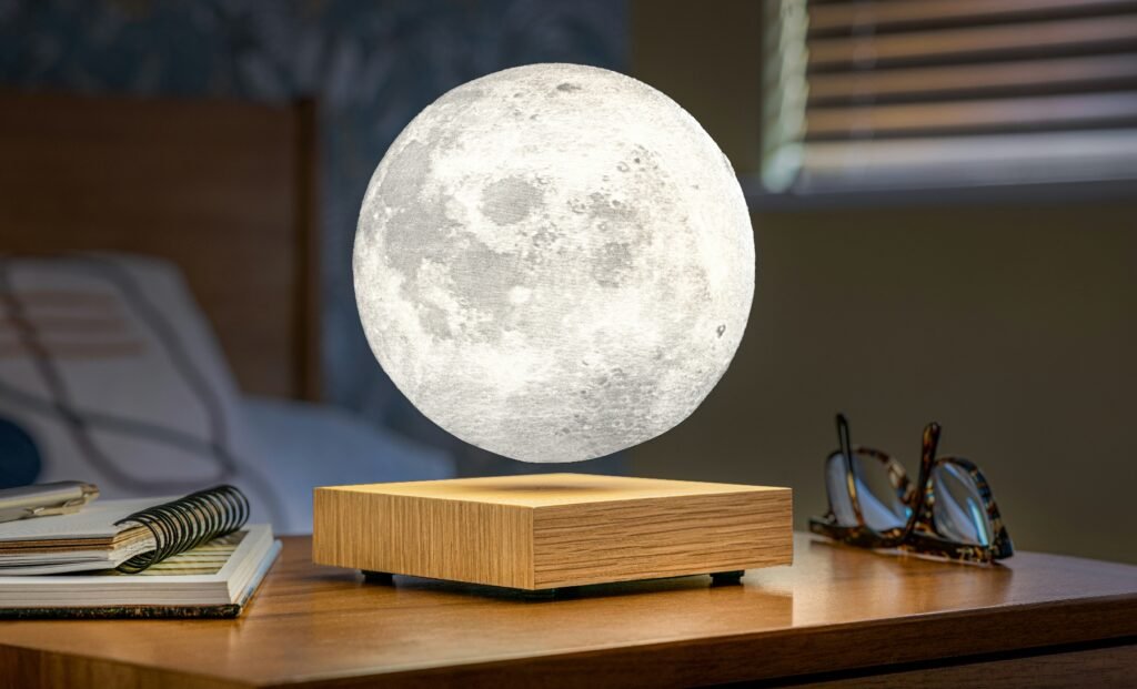 Luna lamps